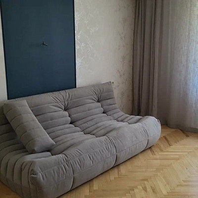 Мягкий бескаркасный диван для ежедневного отдыха. Отзыв с фото и рейтингом 5 звезд.